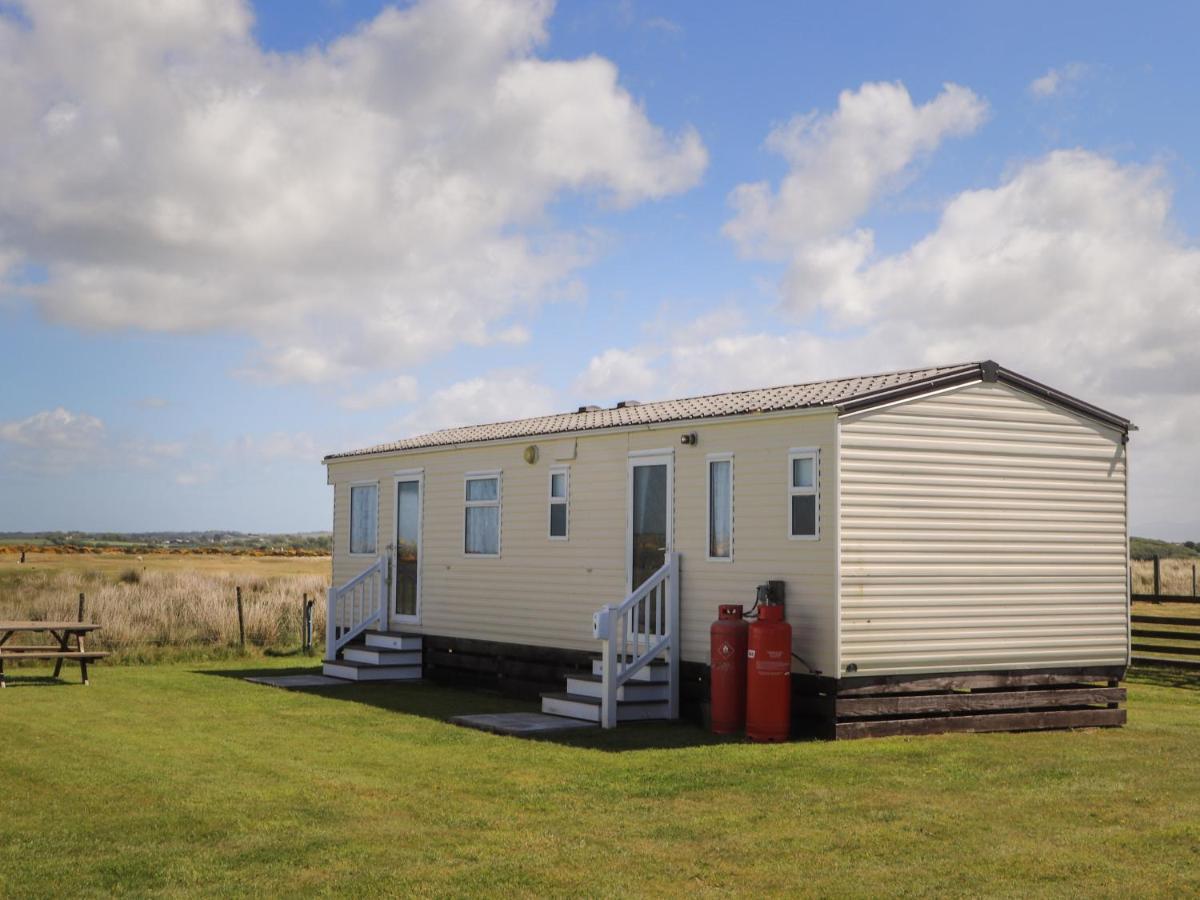 Trewan Chalet Holyhead Eksteriør bilde